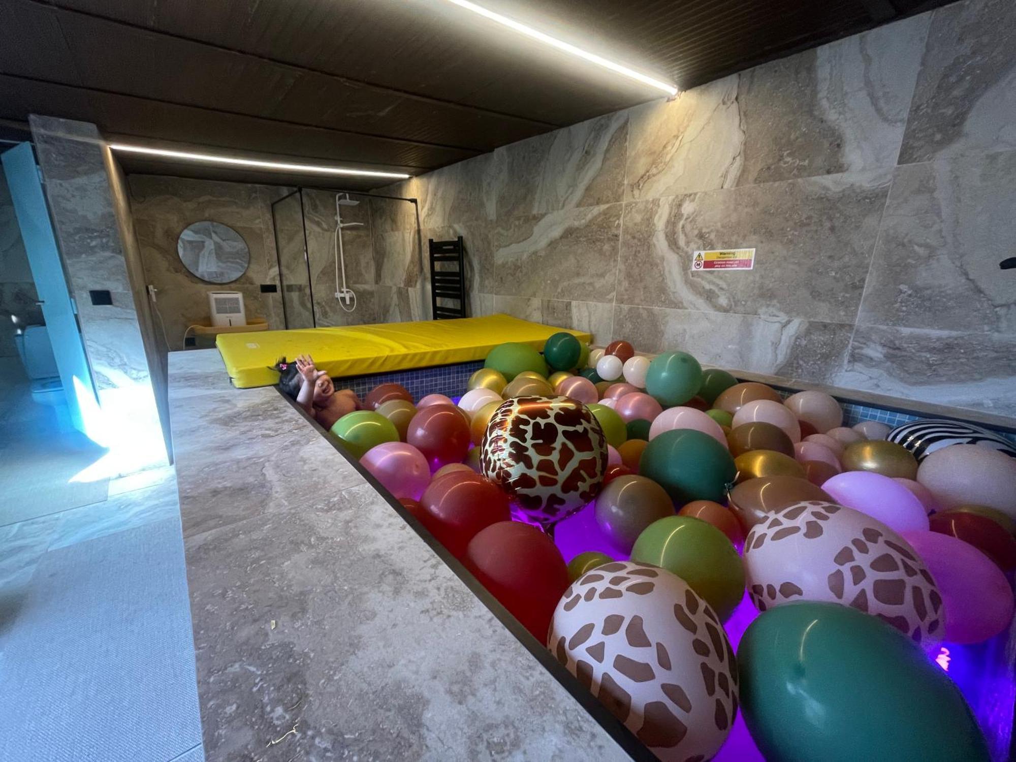 Hearts & Ponies Apartamentos Con Piscinas Privadas Cerca De La Warner Chinchón Extérieur photo